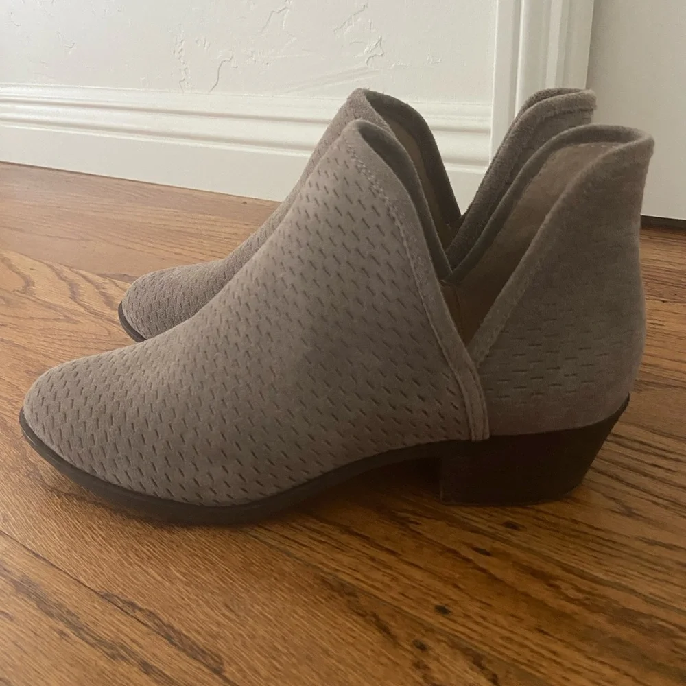 Lucky Brand Baley booties - Picture 2 of 4